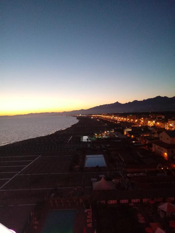 La Casa Sul Molo Bed and Breakfast Βιαρέτζιο Εξωτερικό φωτογραφία
